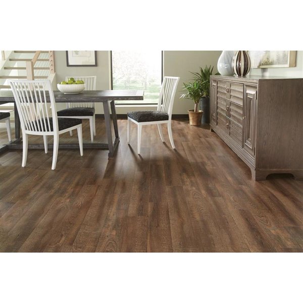 Style Selections Bayside Hickory 2 5 Mm Peel And Stick Luxury Vinyl Tile Flooring 6 In W X 36 L Lowe S Canada - Home Decorations Collections Flooring Reviews